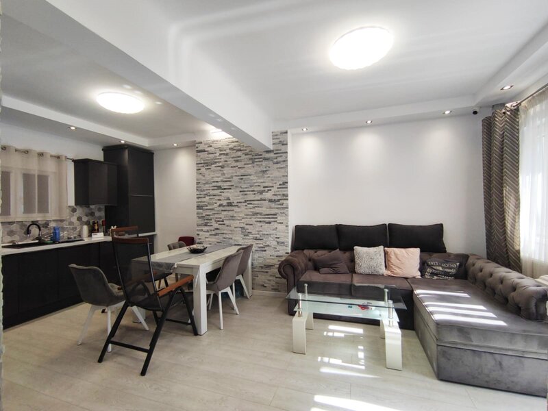 Vatra Luminoasa inchiriere vila 4 camere